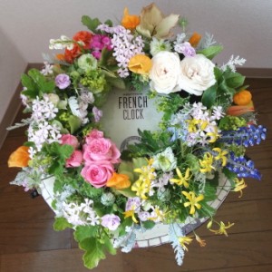 Flower Drops コースⅠの5月のテーマ、テーブルリースの生徒さんの作品－東京・自由が丘のフラワーアレンジメント教室｜フラワードロップス