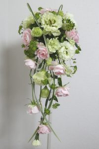 セミキャスケードブーケ,20260116, NFDウエディングフラワーコース,東京,自由が丘,フラワーアレンジメント,フラワースクール,フラワー教室,フラワードロップス